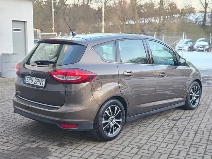 Ford C-Max 1.6 czy 1.8 benzyna - który wybór jest lepszy dla Ciebie?