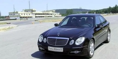 Ile oleju do silnika Mercedes W211 1.8 Kompressor potrzebujesz? Sprawdź wskazówki!