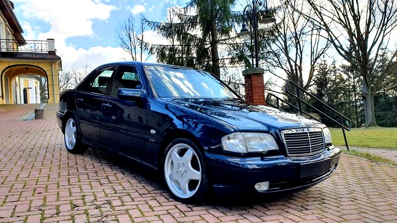 Jak otworzyć Mercedesa W202 bez kluczyka? Legalne i bezpieczne rozwiązania