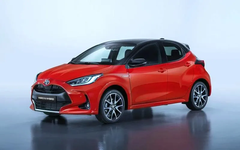 Jakie jest właściwe dawkowanie oleju do silnika w Toyocie Yaris?